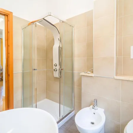 2 Bedroom Cozy In Сasa de vacaciones Trabia