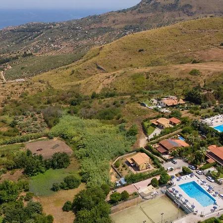 2 Bedroom Cozy In Сasa de vacaciones Trabia