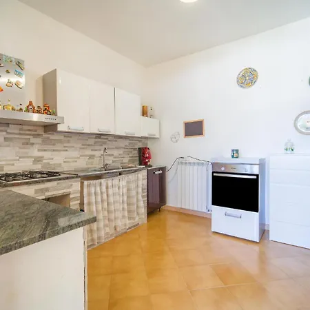 2 Bedroom Cozy In Сasa de vacaciones *